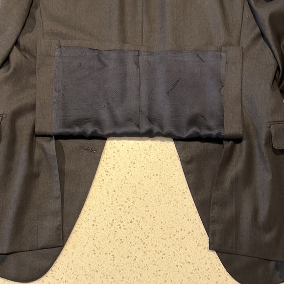 Hickey Freeman Charcoal Grey 100% wool with functional cuffs - Picture 6 of 10